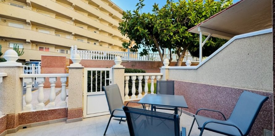 Квартира в Торревьеха, Аликанте, Испания 2 спальни, 65м2 №140470