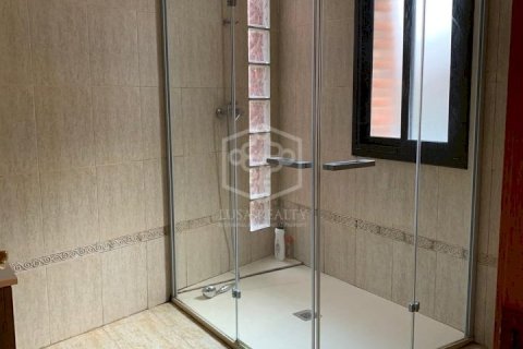 Huvila vuokrattavana Castelldefels, Barcelona, Espanja, 5 makuuhuonetta, 332 m2 No. 181698 - kuva 19