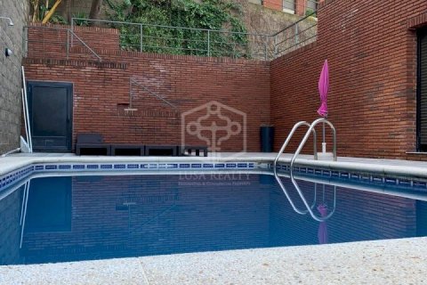 Huvila Castelldefels, Barcelona, Espanja 5 makuuhuonetta, 332 m2 No. 181698
