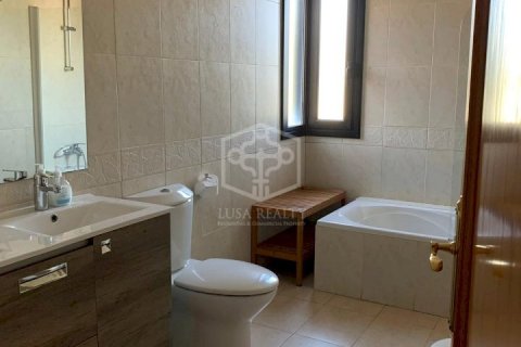 Huvila vuokrattavana Castelldefels, Barcelona, Espanja, 5 makuuhuonetta, 332 m2 No. 181698 - kuva 20