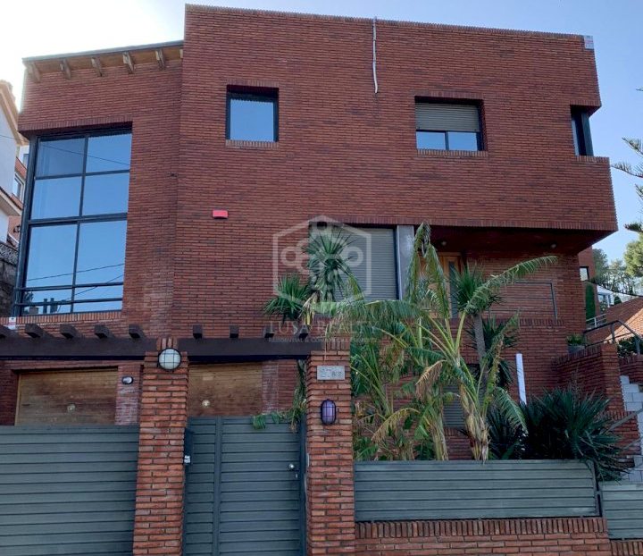 Villa à Castelldefels, Barcelona, Espagne 5 chambres, 332 m2 No. 181698