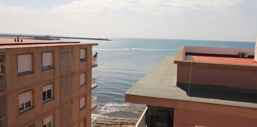 Apartamento en Torrevieja, Alicante, España 3 dormitorios, 108 m2 No. 145213