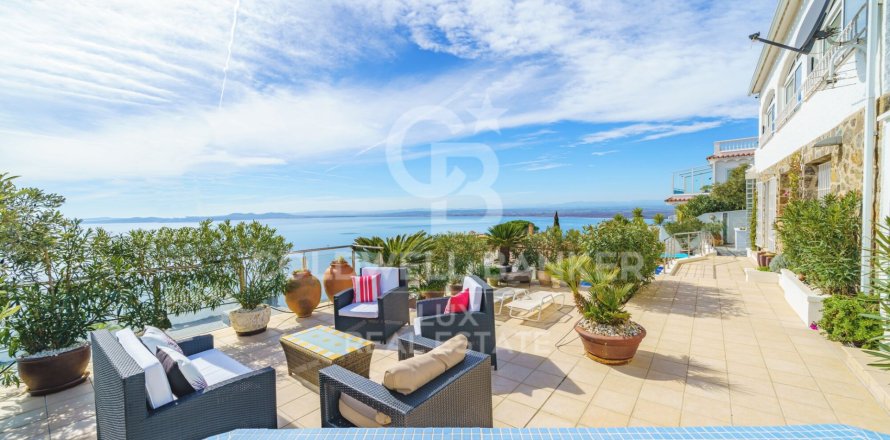 Willa w Roses, Girona, Hiszpania 5 sypialni, 281 mkw. nr 160369