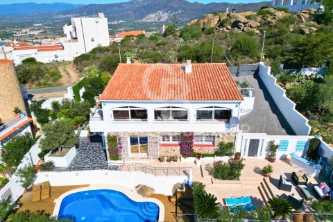 Willa w Roses, Girona, Hiszpania 5 sypialni, 281 mkw. nr 160369 – zdjęcie 25