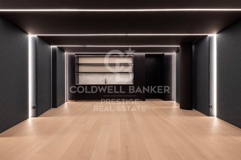 Villa à vendre à Barcelona, Espagne, 6 chambres, 1040 m2 No. 160375 - photo 25