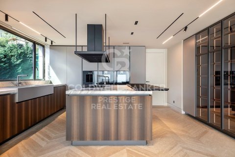 Huvila myytävänä Barcelona, Espanja, 6 makuuhuonetta, 1040 m2 No. 160375 - kuva 13