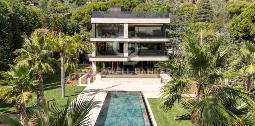 Huvila Barcelona, Espanja 6 makuuhuonetta, 1040 m2 No. 160375