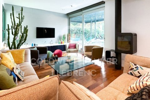 Сasa en venta en Barcelona, España 6 dormitorios, 490 m2 No. 160374 - foto 7