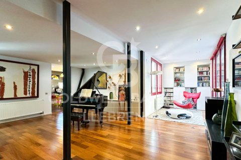 Сasa en venta en Barcelona, España 6 dormitorios, 490 m2 No. 160374 - foto 12