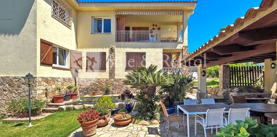 Casa a Lloret de Mar, Girona, Spagna 4 camere da letto, 241 mq. N° 166425