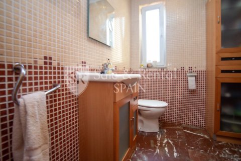 Talo myytävänä Lloret de Mar, Girona, Espanja, 5 makuuhuonetta, 240 m2 No. 166429 - kuva 11