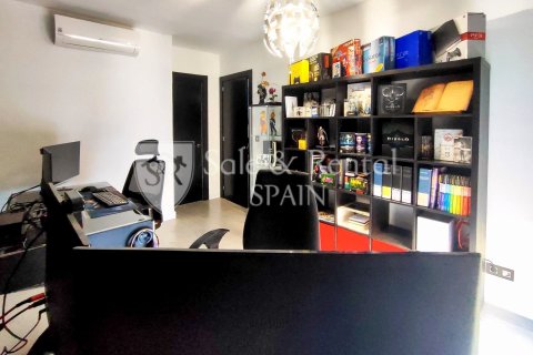Huoneisto myytävänä Blanes, Girona, Espanja, 4 makuuhuonetta, 90 m2 No. 166428 - kuva 24