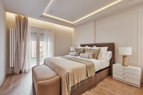 Villa till salu i Madrid, Spanien 5 sovrum, 245 kvm. Nr. 179936 - foto 16