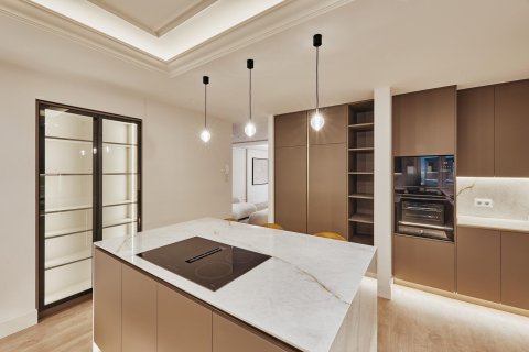 Villa till salu i Madrid, Spanien 5 sovrum, 245 kvm. Nr. 179936 - foto 9