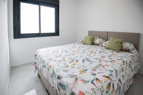 Huoneisto myytävänä Pinar De Campoverde, Alicante, Espanja, 3 makuuhuonetta, 112 m2 No. 144584 - kuva 14