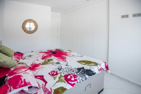 Huoneisto myytävänä Pinar De Campoverde, Alicante, Espanja, 3 makuuhuonetta, 112 m2 No. 144584 - kuva 13
