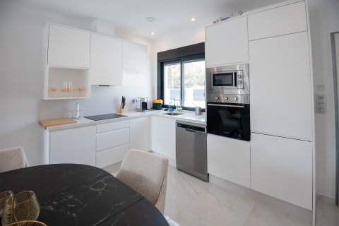Huoneisto myytävänä Pinar De Campoverde, Alicante, Espanja, 3 makuuhuonetta, 112 m2 No. 144584 - kuva 25