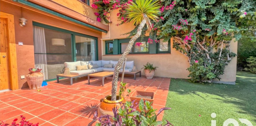 Villetta a schiera a Tarragona, Spagna 4 camere da letto, 218 mq. N° 153314