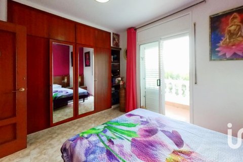 Casa adosada en venta en El Vendrell, Tarragona, España 5 dormitorios, 97 m2 No. 153311 - foto 27