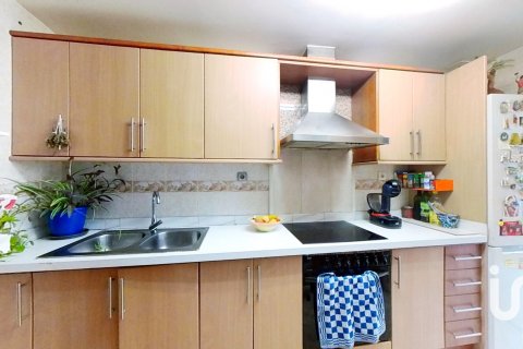 Casa adosada en venta en El Vendrell, Tarragona, España 5 dormitorios, 97 m2 No. 153311 - foto 3