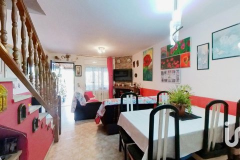 Casa adosada en venta en El Vendrell, Tarragona, España 5 dormitorios, 97 m2 No. 153311 - foto 12