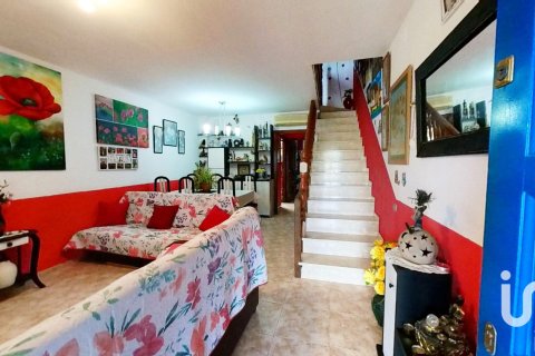 Casa adosada en venta en El Vendrell, Tarragona, España 5 dormitorios, 97 m2 No. 153311 - foto 9