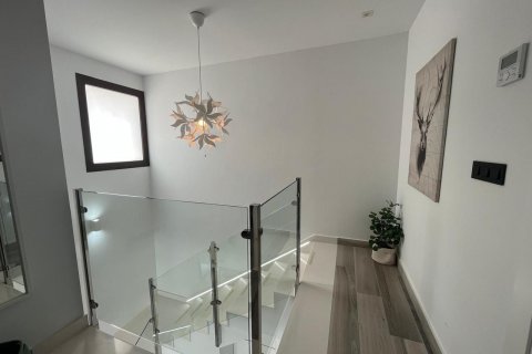 Villa for sale Torrevieja, Alicante, Spain 3 bedrooms, 196 sq.m. No. 115955 - photo 11