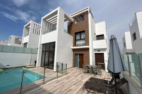 Villa for sale Torrevieja, Alicante, Spain 3 bedrooms, 196 sq.m. No. 115955 - photo 1