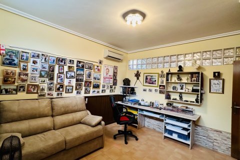 Villa till salu Algorfa, Alicante, Spanien 4 sovrum, 212 kvm. Nr. 115959 - foto 25