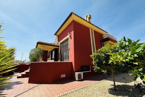 Villa till salu Algorfa, Alicante, Spanien 4 sovrum, 212 kvm. Nr. 115959 - foto 2