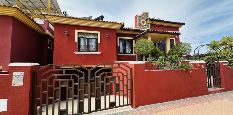Villa Algorfa, Alicante, Spanien 4 sovrum, 212 kvm. Nr. 115959