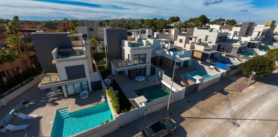 Villa a San Miguel de Salinas, Alicante, Spagna 4 camere da letto, 165 mq. N° 147467