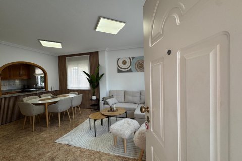 Dom w Los Dolses, Alicante, Hiszpania 3 sypialnie, 97 mkw. nr 143902 – zdjęcie 13