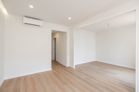 Apartamento en venta en Barcelona, España 3 dormitorios, 73 m2 No. 141061 - foto 4