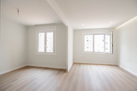 Apartamento en venta en Barcelona, España 3 dormitorios, 73 m2 No. 141061 - foto 1