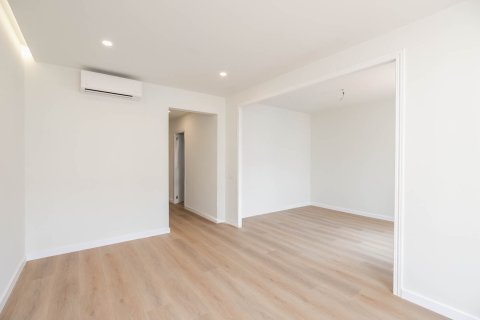 Apartamento en venta en Barcelona, España 3 dormitorios, 73 m2 No. 141061 - foto 3