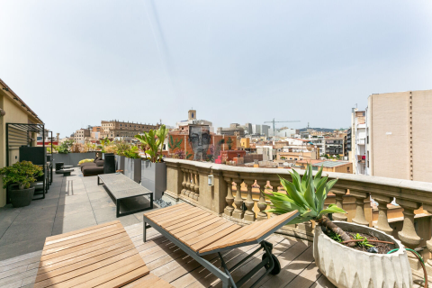 Apartamento en venta en Barcelona, España 1 dormitorio, No. 141065 - foto 5