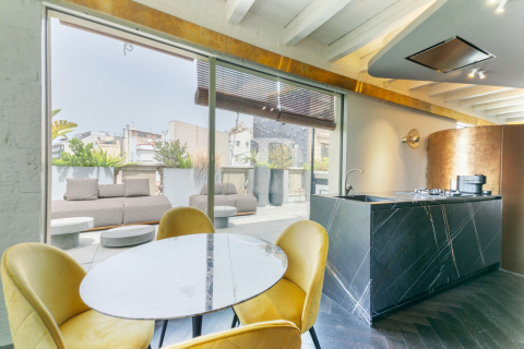 Apartamento en venta en Barcelona, España 1 dormitorio, No. 141065 - foto 2