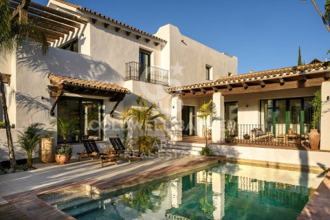 Villa à Estepona, Malaga, Espagne 4 chambres, 447 m2 No. 179097