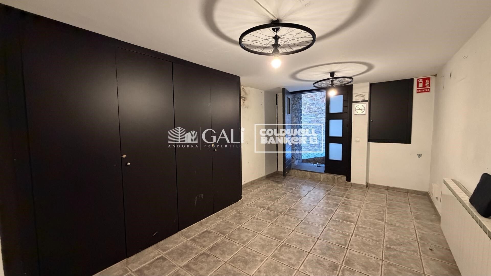 Dom w Principado De Andorra (Ninguna Poblacion Tiene C.P.), Lleida, Hiszpania 5 sypialni, 387 mkw. nr 179099