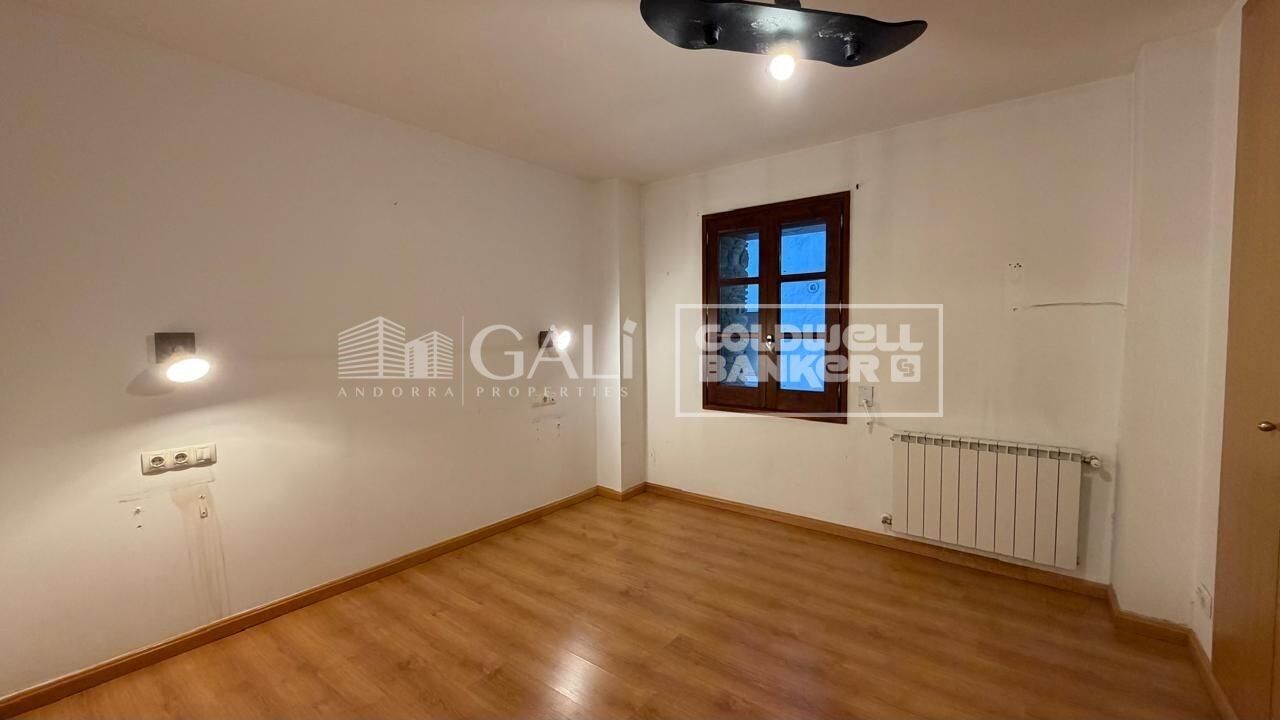Dom w Principado De Andorra (Ninguna Poblacion Tiene C.P.), Lleida, Hiszpania 5 sypialni, 387 mkw. nr 179099