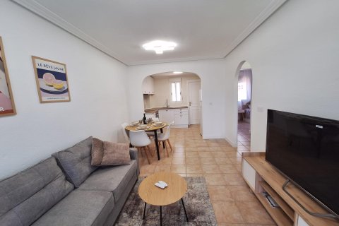 Bungalow en venta en Torrevieja, Alicante, España 1 dormitorio, 56 m2 No. 167547 - foto 4