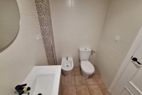 Bungalow en venta en Torrevieja, Alicante, España 1 dormitorio, 56 m2 No. 167547 - foto 10