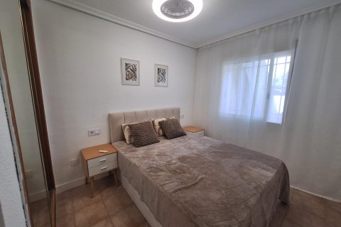 Bungalow en venta en Torrevieja, Alicante, España 1 dormitorio, 56 m2 No. 167547 - foto 11