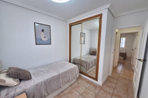 Bungalow en venta en Torrevieja, Alicante, España 1 dormitorio, 56 m2 No. 167547 - foto 8