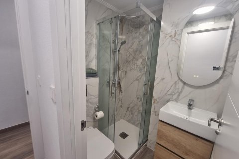 Huoneisto myytävänä Torrevieja, Alicante, Espanja, 3 makuuhuonetta, 105 m2 No. 190156 - kuva 15