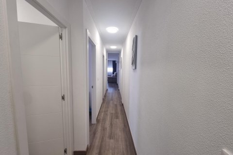 Huoneisto myytävänä Torrevieja, Alicante, Espanja, 3 makuuhuonetta, 105 m2 No. 190156 - kuva 8