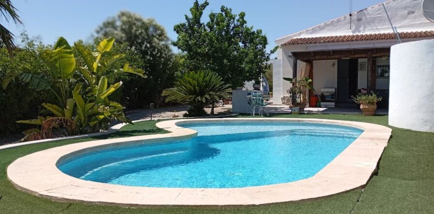 Finca a Daya Nueva, Alicante, Spagna 4 camere da letto, 196 mq. N° 190153