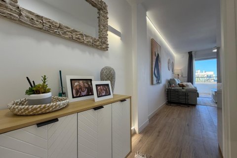 Huoneisto myytävänä Punta Prima, Alicante, Espanja, 3 makuuhuonetta, 92 m2 No. 190293 - kuva 3
