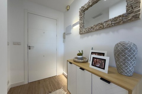 Huoneisto myytävänä Punta Prima, Alicante, Espanja, 3 makuuhuonetta, 92 m2 No. 190293 - kuva 4